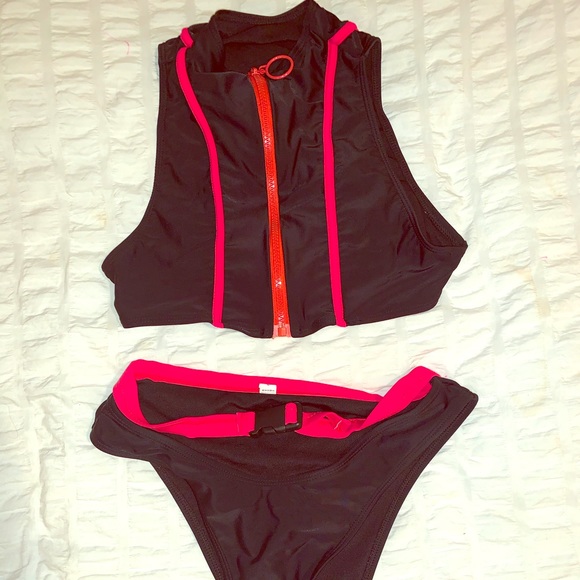 ZIPPED BIKINI w/ WAIST BELT - Picture 1 of 6